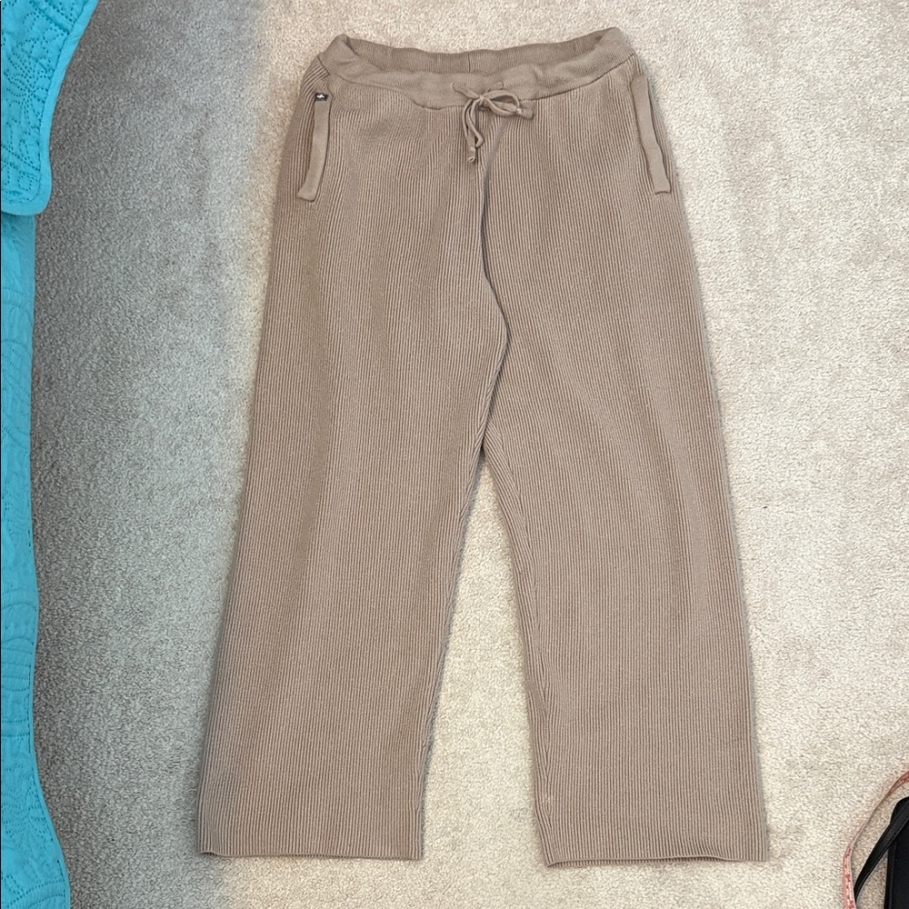 Figs M ribbed knit pull on cropped pants